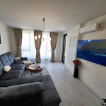 Sea View Luxury Appartment-parking 瓦爾納